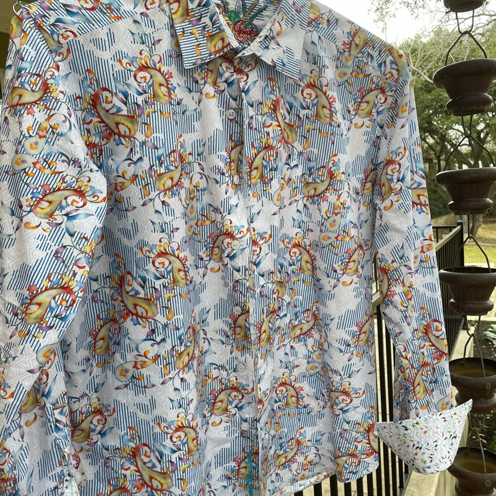 Mens Large Robert Graham.